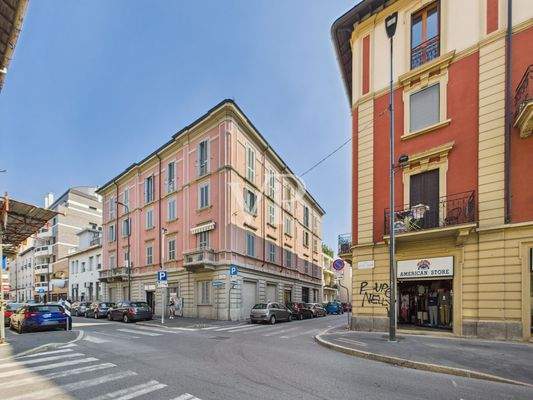 Palazzo dai due lati