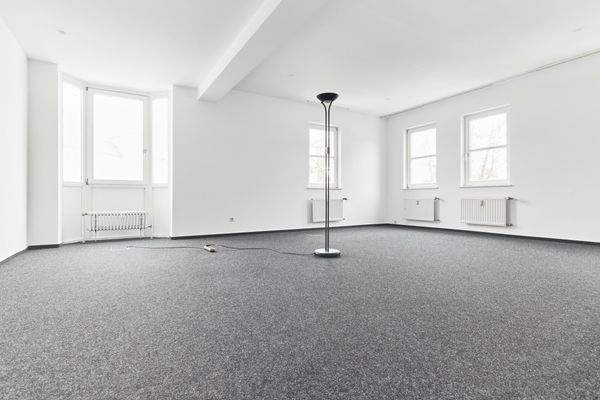 1. Besprechungsraum bzw. Bürofläche