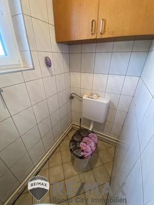 11 WC