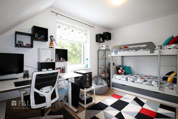 Kinderzimmer I (KI generiert)