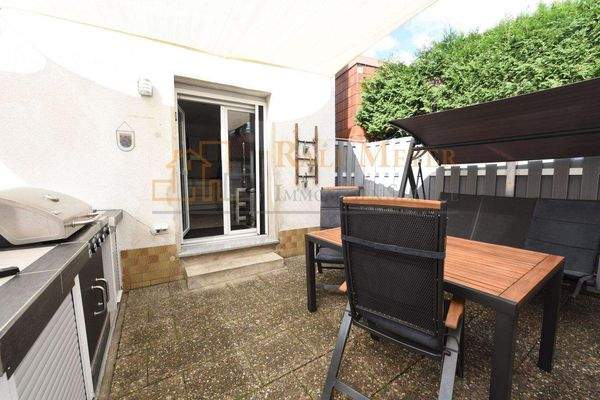 Terrasse mit Outdoorküche