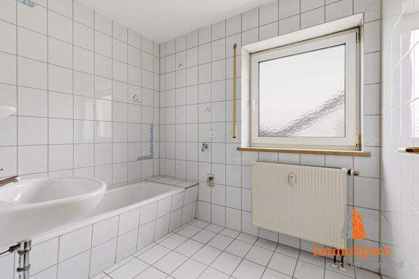 Blick ins Tageslichtbadezimmer