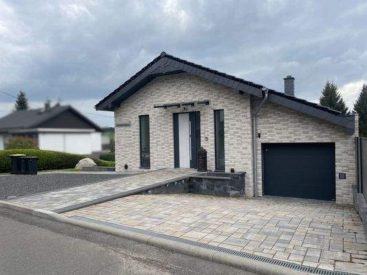 3. Haus Strassenblick.JPG