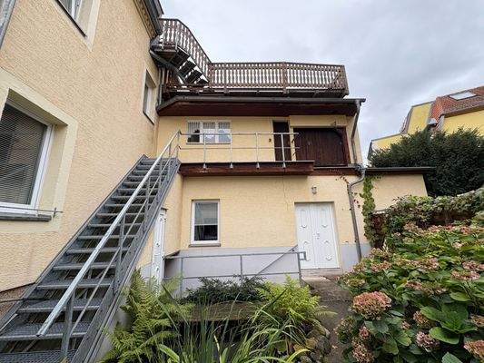 Treppe zum Holzlager.jpg