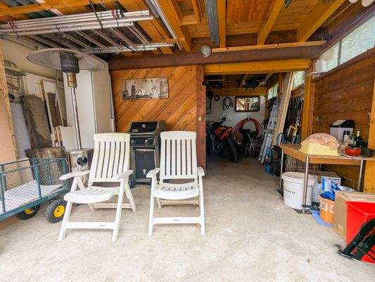 MFH Unterstand mit Garage