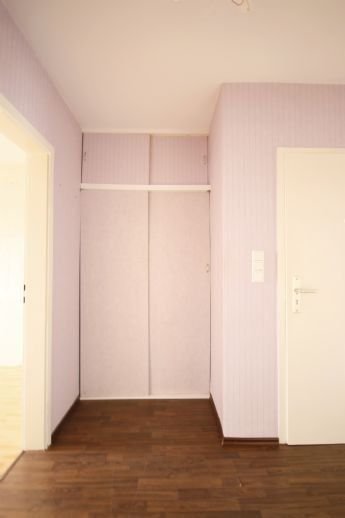 Einbauwandschrank im Eingangsbereich