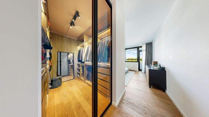 Begehbarer Kleiderschrank