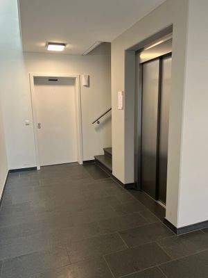 Flurbereich zur Wohnung mit Zugang zum Aufzug