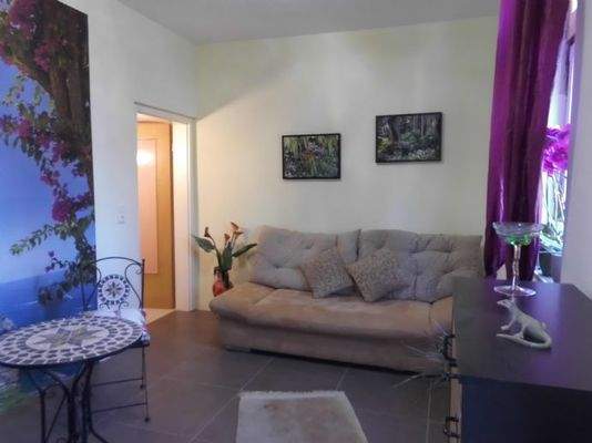 Kombinierter Wohn- Schlafraum