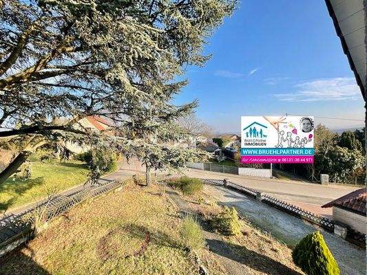 weitläufige Bebauung