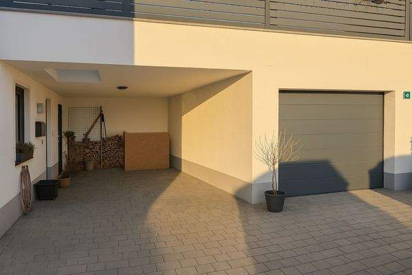 Carport u. Garage