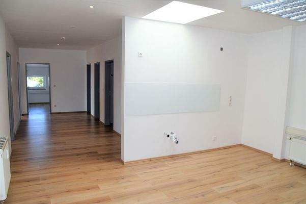 Theisinger Immobilien Eingangsbereich, Empfang