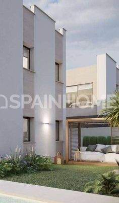 Villas with Private Pools and Gardens in San Juan Alicante