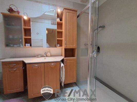 5 Badezimmer RH 1230