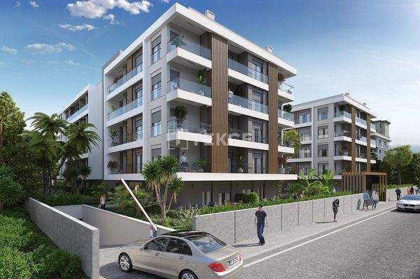 Apartments in a Complex with a Pool Near the Sea in İzmir Karşıyaka