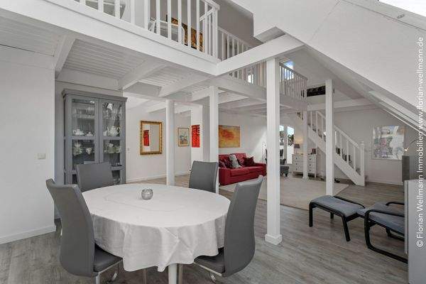 ... mit Essbereich ...