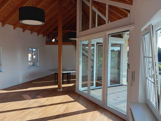 Wohn/Esszimer mit kleiner Galerie