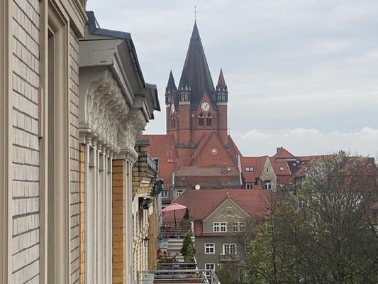 Blick vom Balkon Straßenseitig.jpg