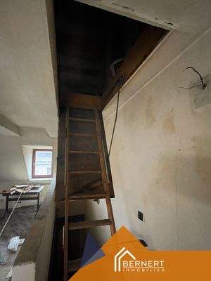 Treppe zum Spitzboden