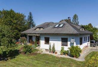 270m² gepflegter Bungalow (Zweifamilienwohnhaus) mit ausgebautem Dachgeschoss und 1.318m² Grund in Viktring in TOPLAGE