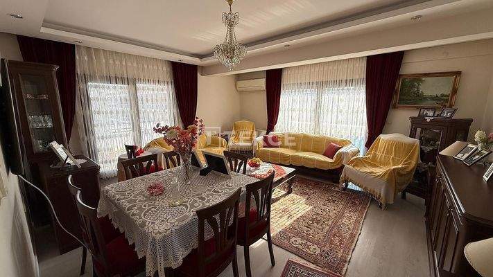 Apartment for Sale with Spacious Balconies in Karşıyaka İzmir