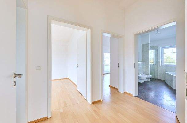 Blick in die Schlafzimmer und ins Bad