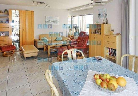 5889A5B2-A959-418F-AF0E-78A01F