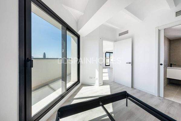 Properties in a Complex with Swimming Pool in Barcelona Andreu