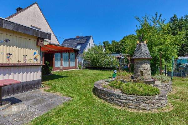 Garten Rückansicht zum Haus