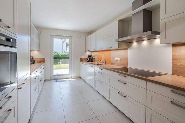 Hochwertige Einbauküche