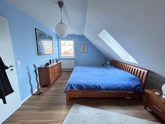 BEISPIELBILD: Schlafzimmer 