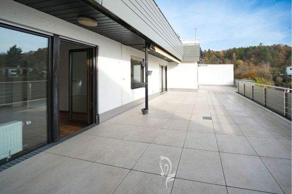 Sehr große Süd-West Terrasse