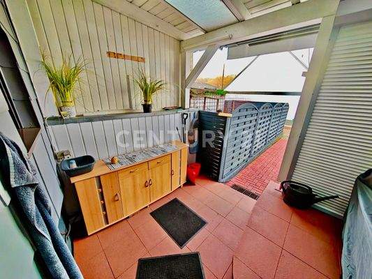 gemütliche, überdachte Terrasse