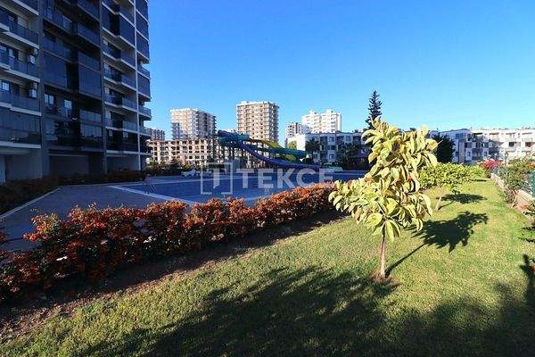 Apartment in Sunflower 3 Project 100 M from the Sea in Mersin