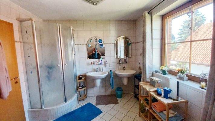 Masterbad OG Dusche-Waschbecken