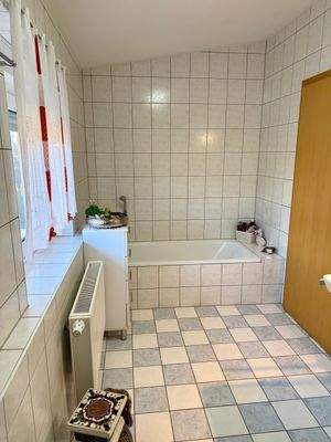 S&P#142 Badezimmer DG Wanne