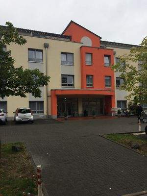 Eingang Malteserstift.JPG