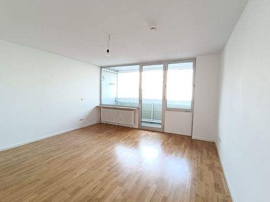 Helle Wohnung mit Balkon