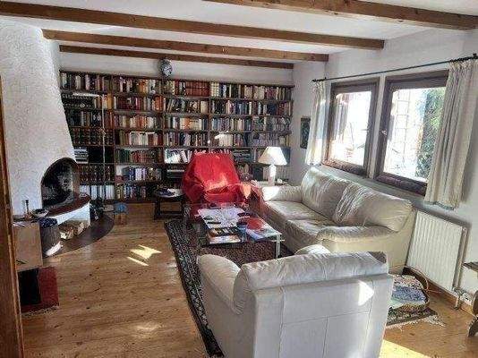 941B0A04-7976-4A7B-8A7A-B911236683AA