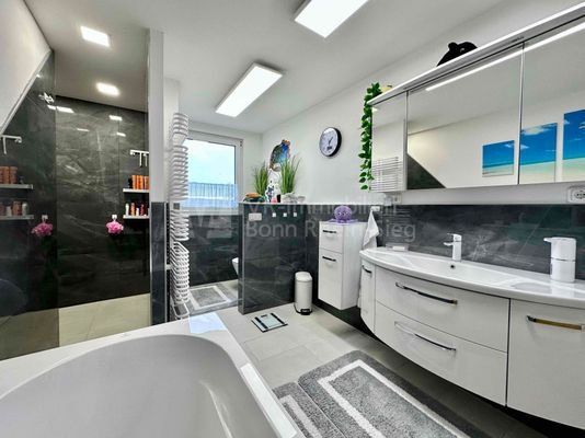 Badezimmer OG re