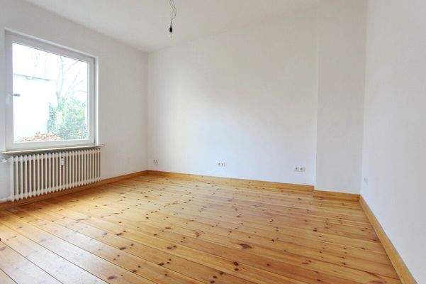 Schlafzimmer II (2) EG