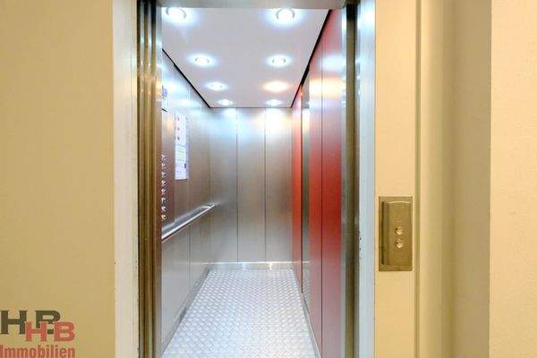 moderner Fahrstuhl