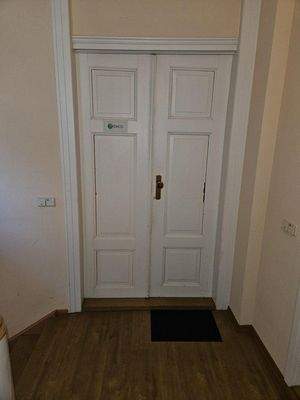 Eingangstür des Objektes