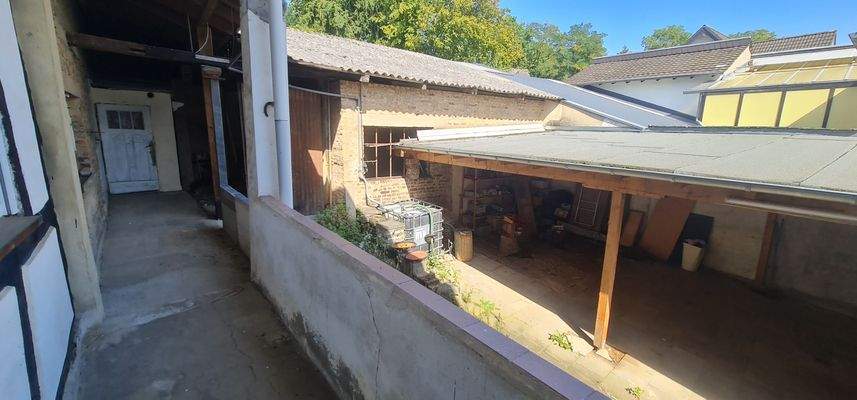 Vor Eingang, Blick auf Hof EG.jpg