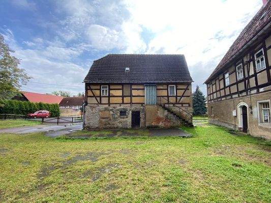 Seiten- bzw Nebenhaus