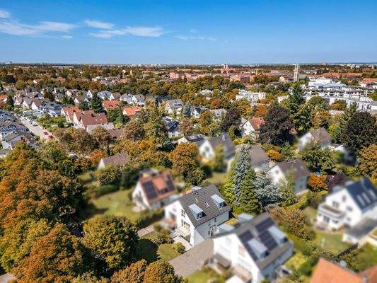 Angenehm zurückversetzte Lage