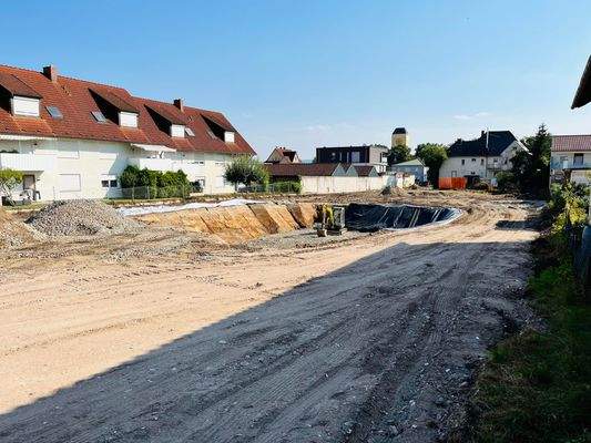 Baubeginn erfolgt! Aushub des Kellers für das Haus 2 (Stand 6.9.2024)