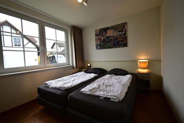 Freistehendes 4-Personen-Ferienhaus mit neuer Küche und 2 Bädern im Ferienresort Cochem034