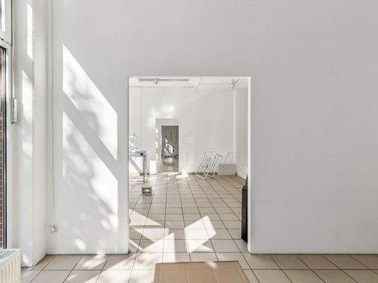 Ladenfläche 1 mit Durchgang 