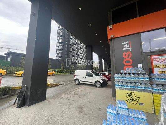 Shop for Sale in İstanbul with Migros Market Tenant